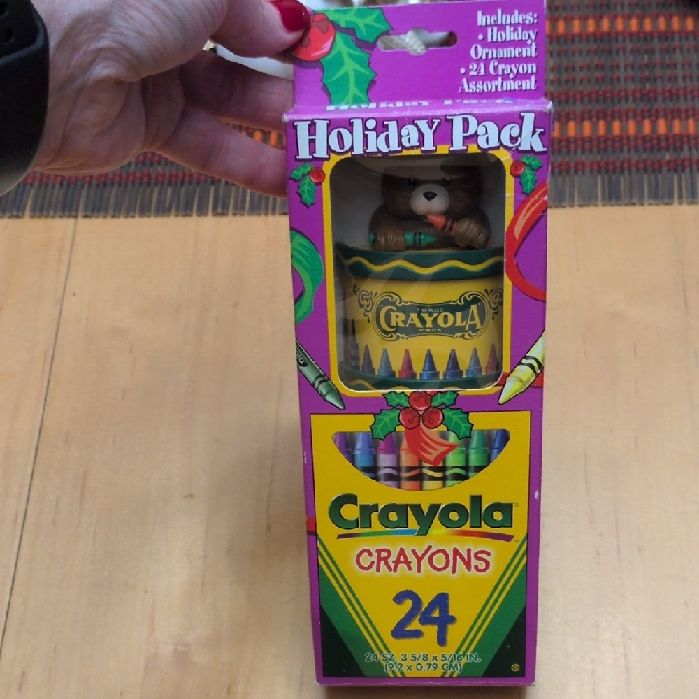 Crayola Ornament Holiday Pack With Crayons - 24 Colors *Vintage 1996